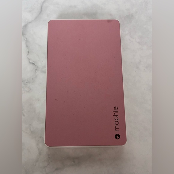 MOPHIE Rose Gold Powerstation with Dual USB Charge Ports - Picture 5 of 9
